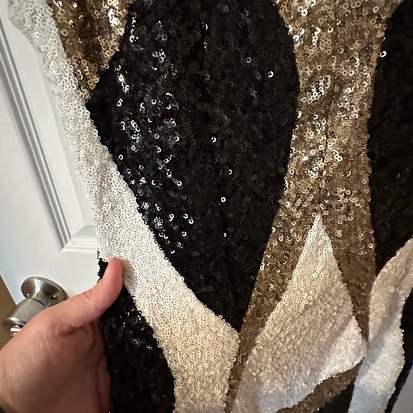 Runway Couture Short Sequin Formal Dress -Large - Picture 3 of 8